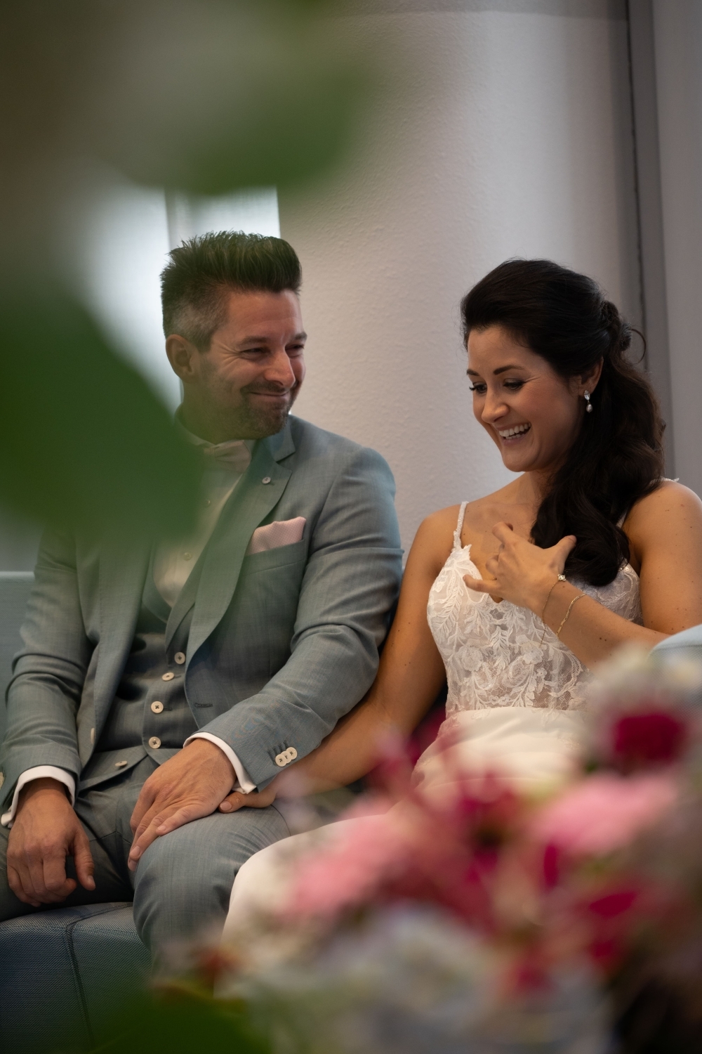 Foto: 'Huwelijk Stadhuis 06 - Kelly Kirkels Fotografie'.